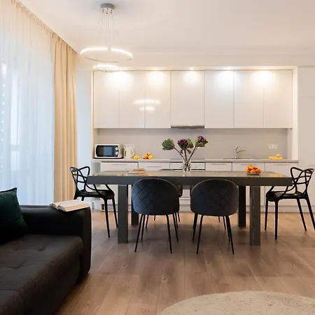 Platinum Towers E-apartments