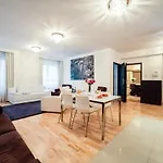 Platinum Towers E-apartments 4* Varsóvia