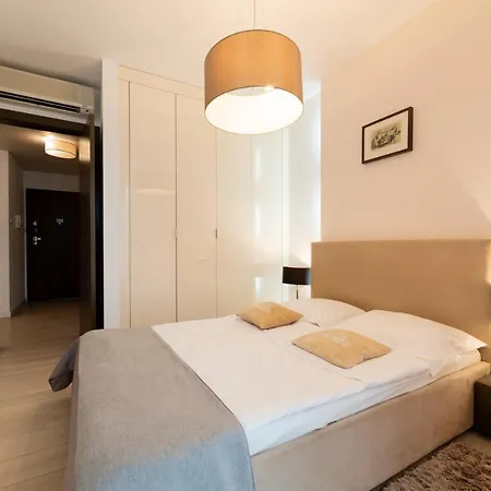 Platinum Towers E-apartments 4* وارسو