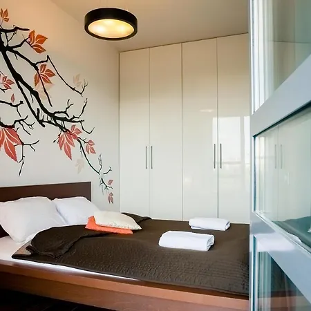 Platinum Towers E-apartments