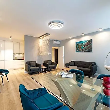 Platinum Towers E-apartments