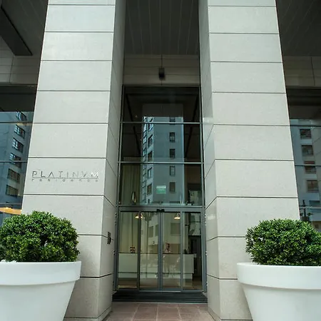 Lägenhetshotell Platinum Towers E-apartments 4*