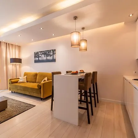 Platinum Towers E-apartments